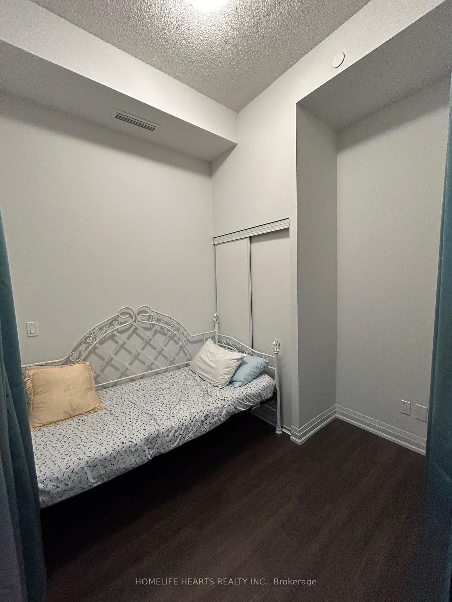 20 Meadowglen Place E, Unit 822 thumbnail 21