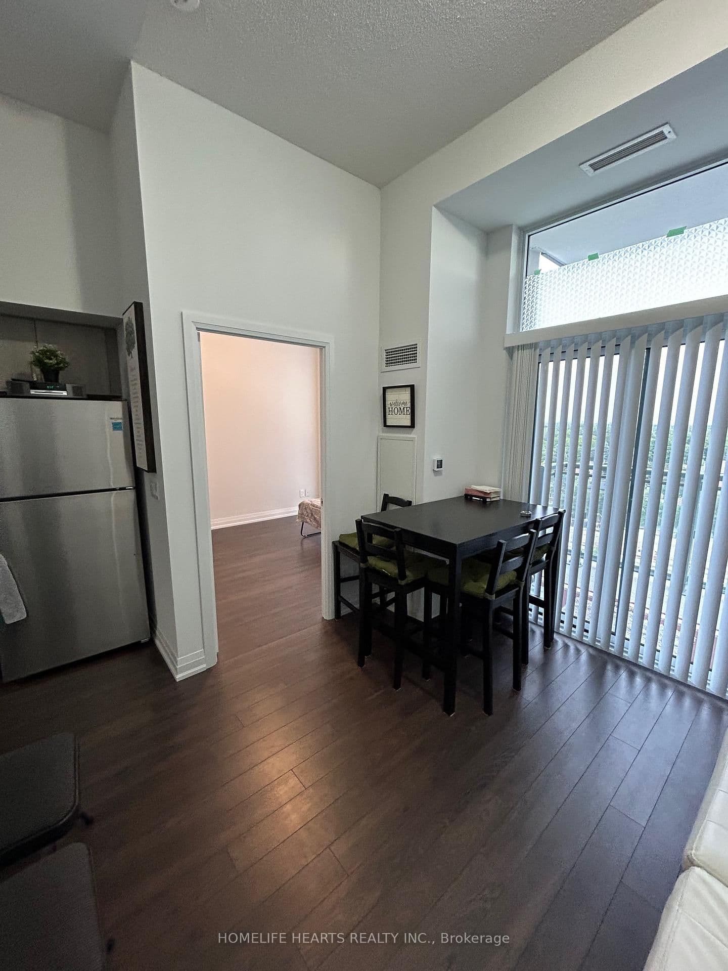 20 Meadowglen Place E, Unit 822 thumbnail 7