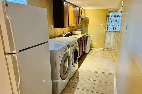 136 Prohill Street, Unit Bsmt thumbnail 5