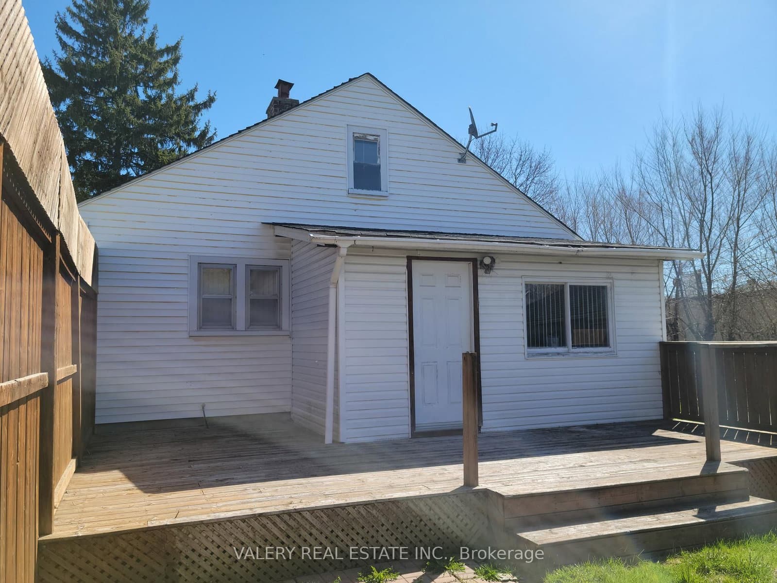 780 Liverpool Road thumbnail 4