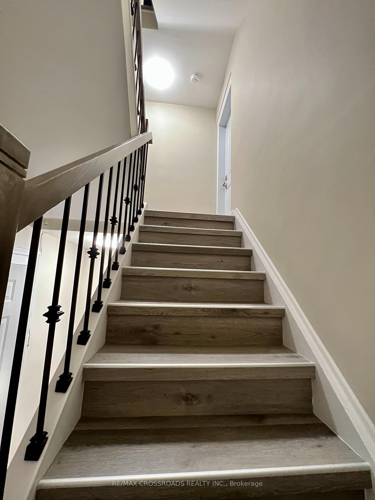 25 Glenside Avenue, Unit 2 thumbnail 2