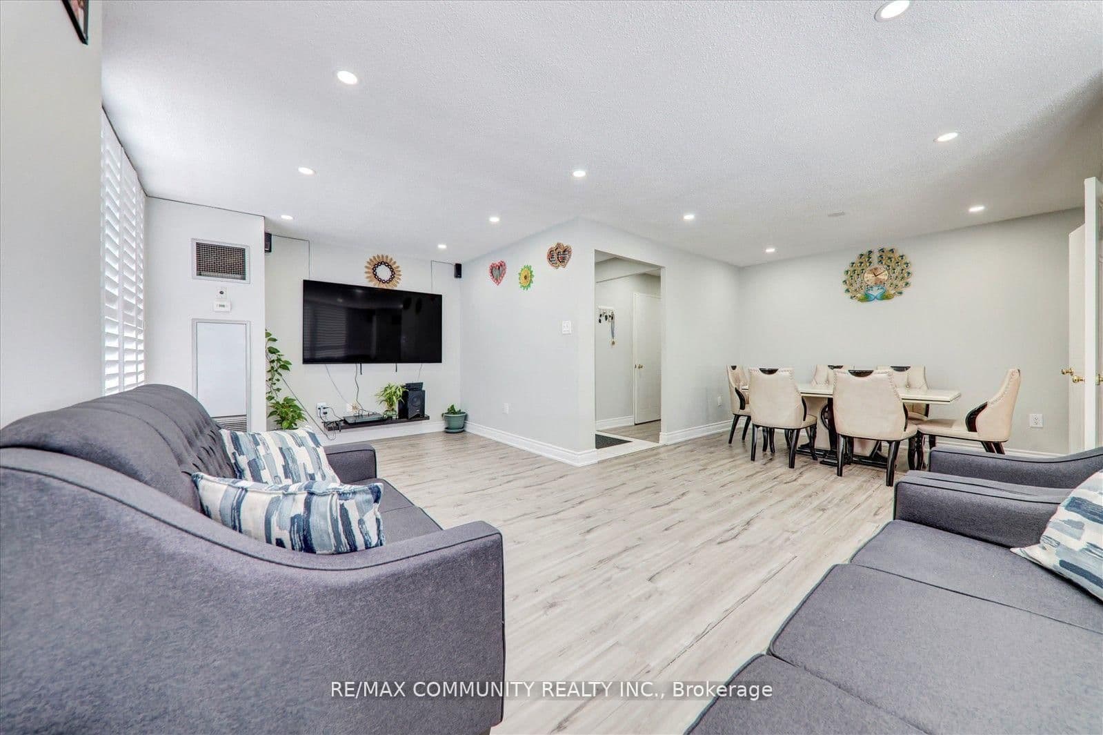 430 Mclevin Avenue, Unit Ph11 thumbnail 10