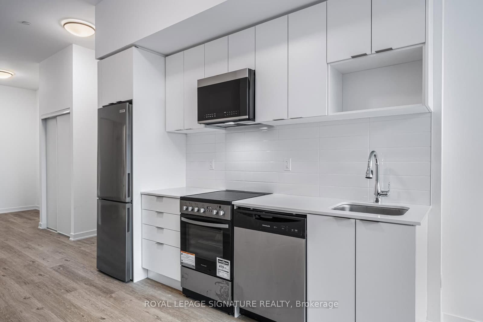 4569 Kingston Road, Unit 101 thumbnail 2