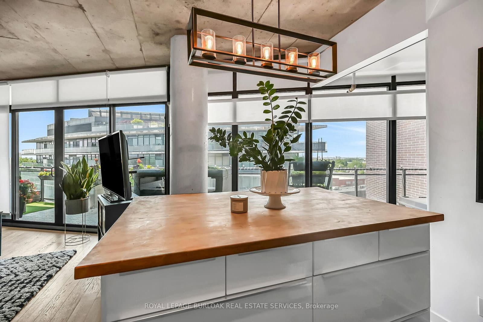 1201 Dundas Street E, Unit 902 thumbnail 12