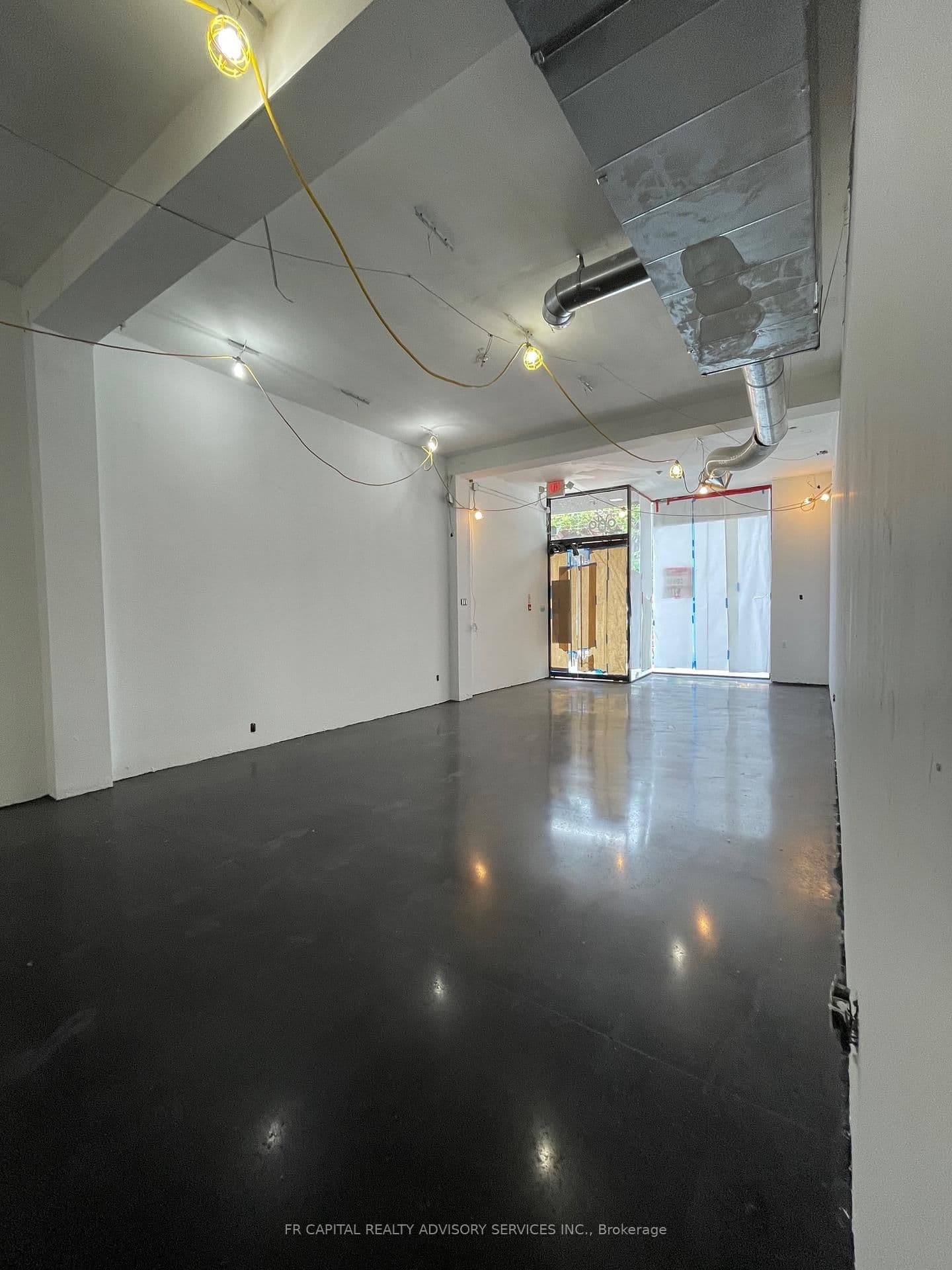 909 Queen Street E, Unit 101 thumbnail 4