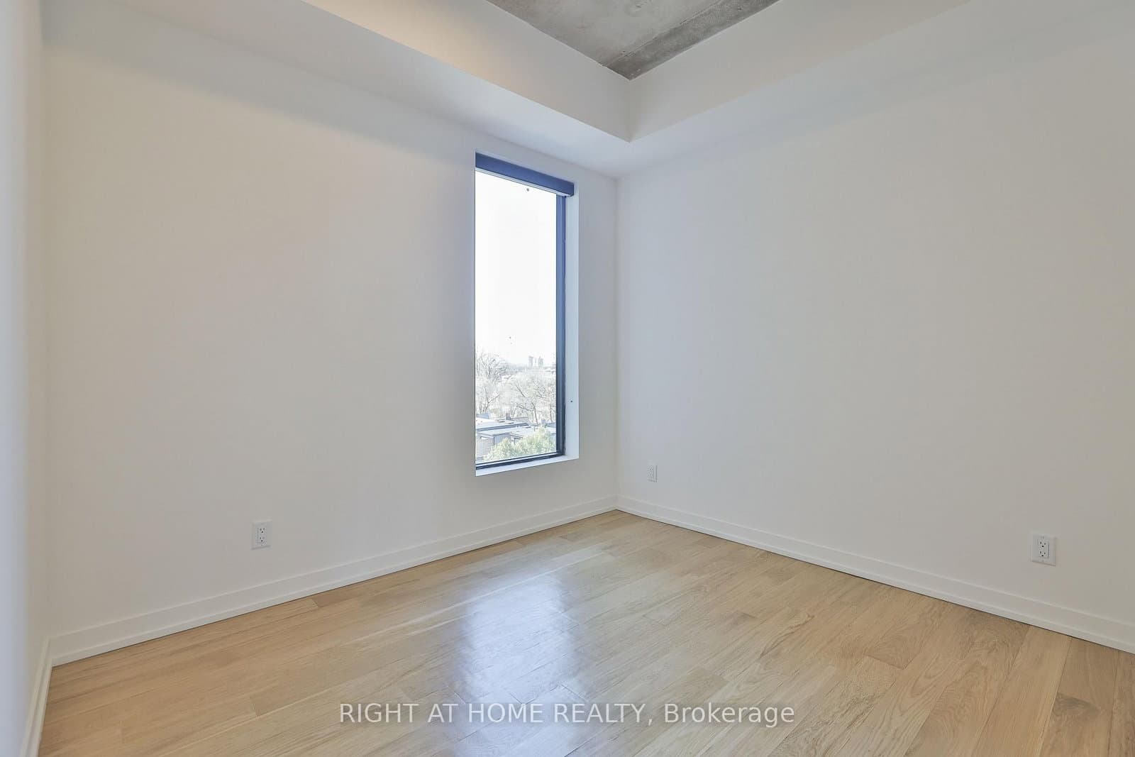 761 Queen Street E, Unit 602 thumbnail 15