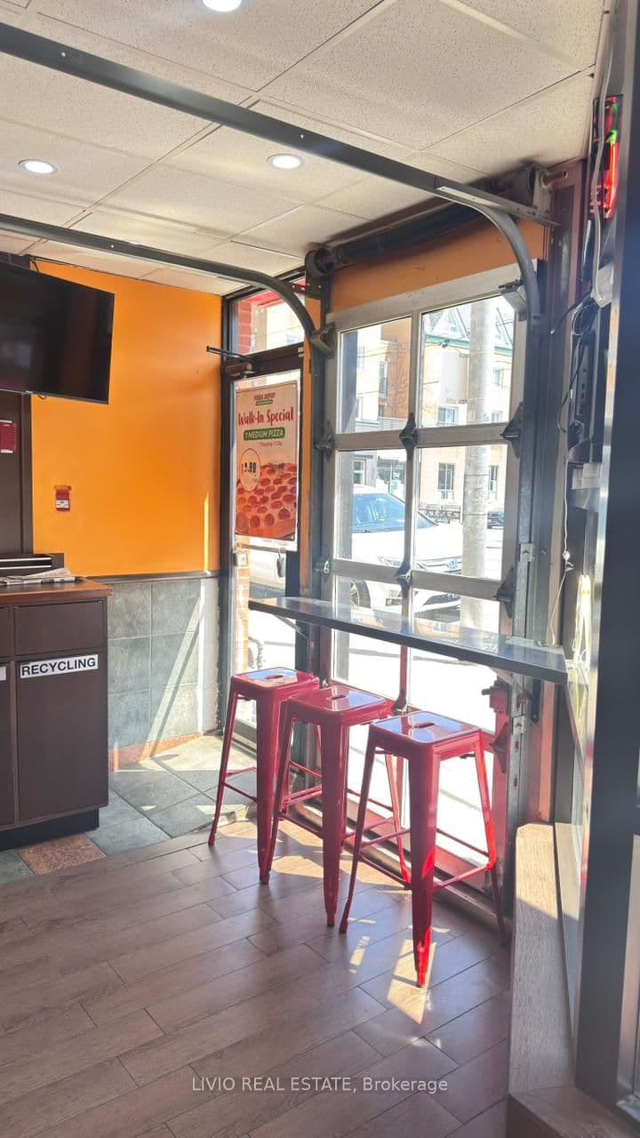2118 Queen Street E thumbnail 8