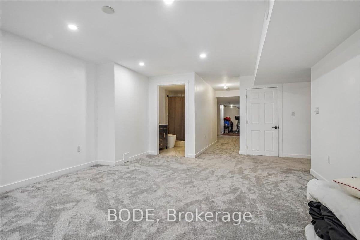 15 Huggins Drive thumbnail 81