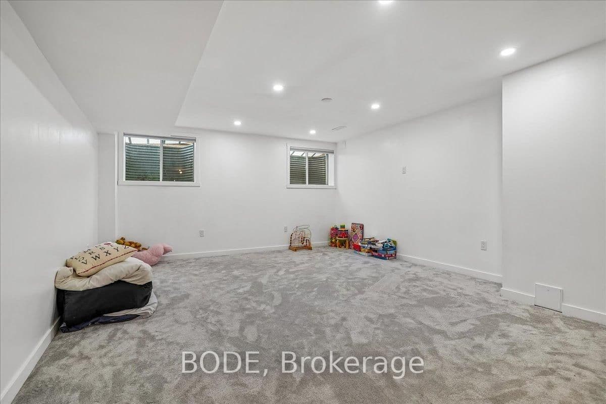 15 Huggins Drive thumbnail 83