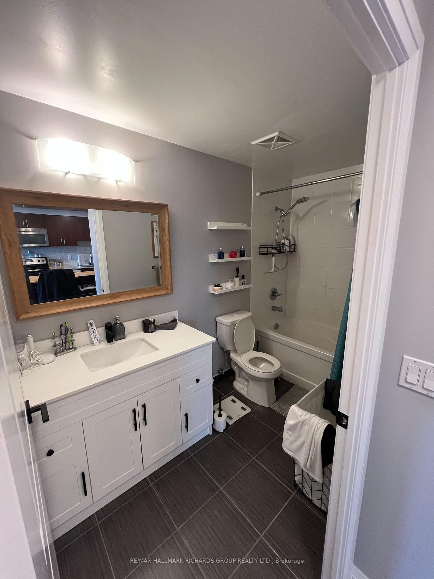 3520 Danforth Avenue, Unit PH8 thumbnail 12