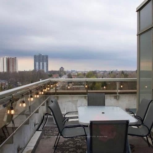 3520 Danforth Avenue, Unit PH8 thumbnail 15