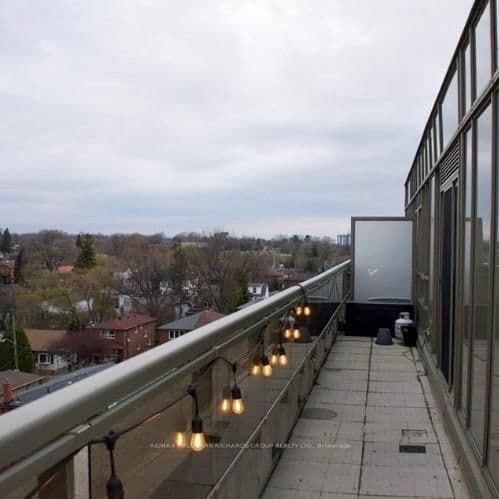 3520 Danforth Avenue, Unit PH8 thumbnail 16
