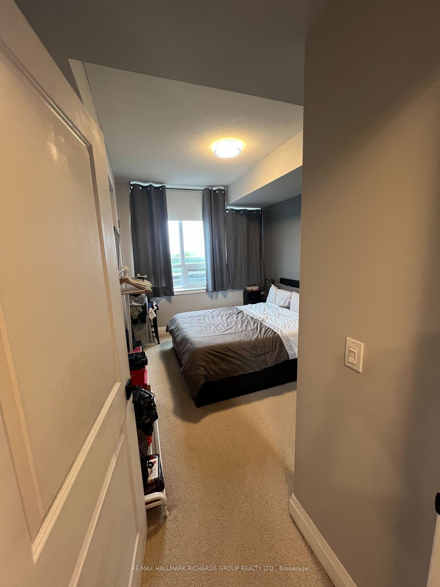 3520 Danforth Avenue, Unit PH8 thumbnail 6