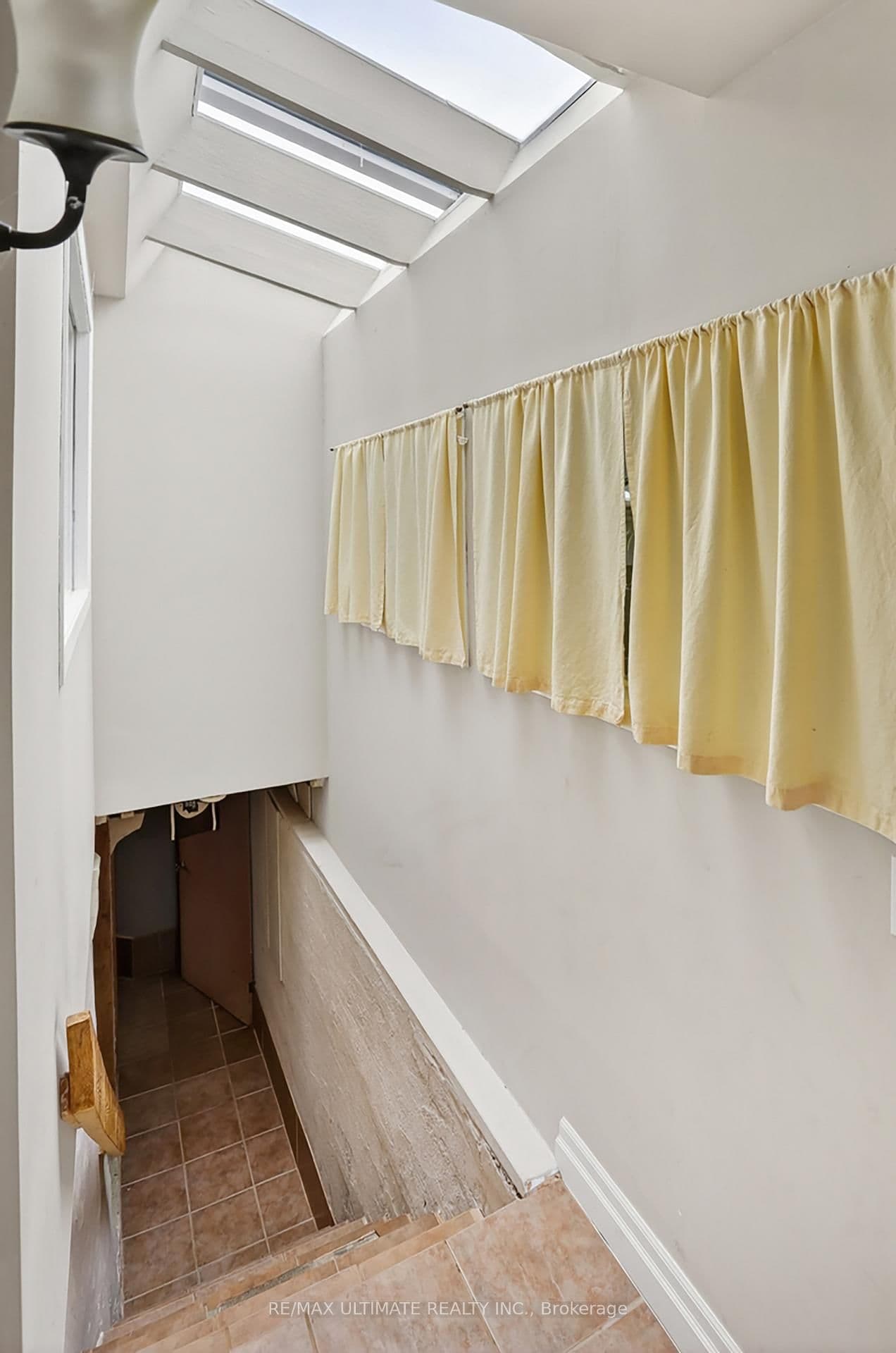 378 Kennedy Road thumbnail 29