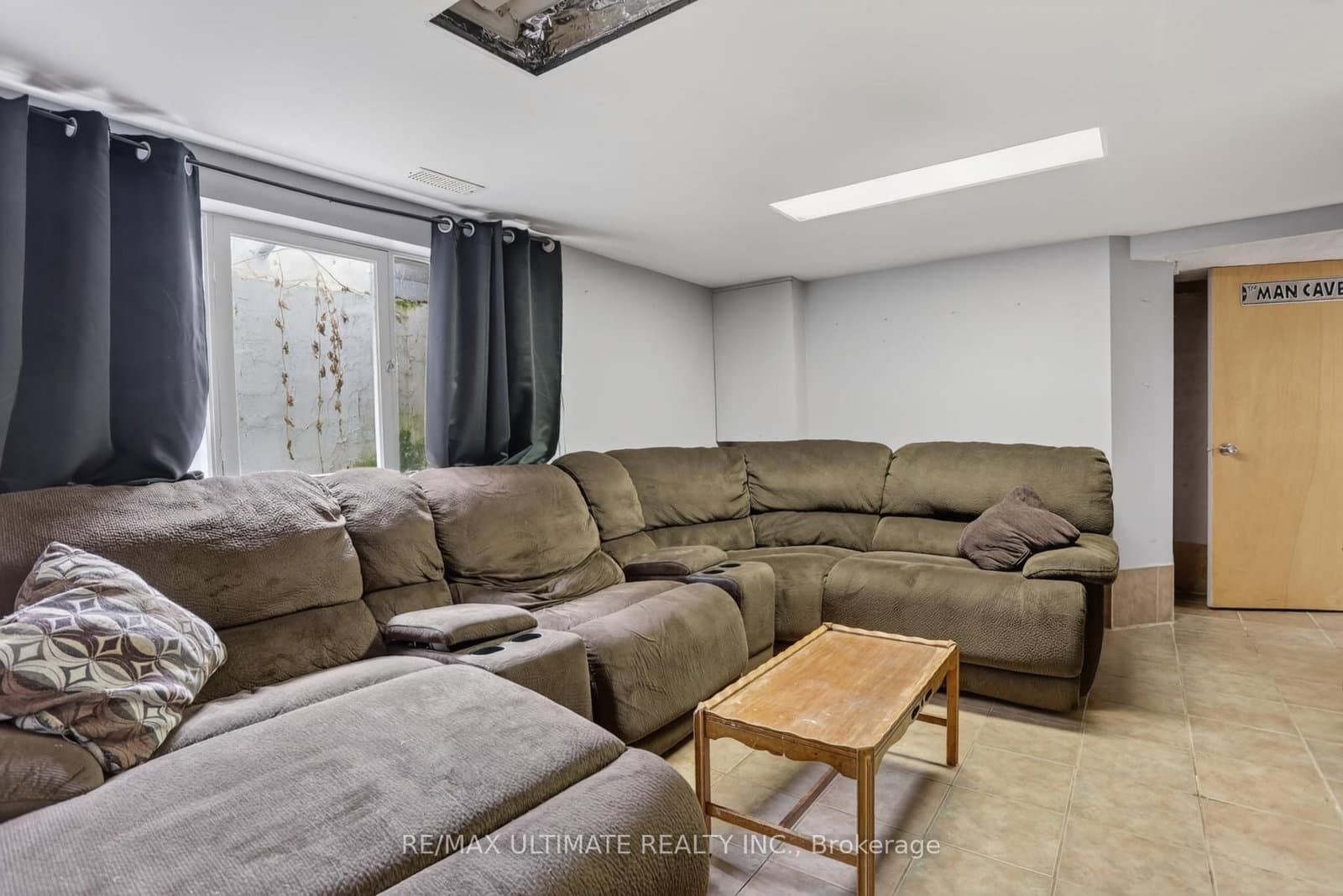378 Kennedy Road thumbnail 34