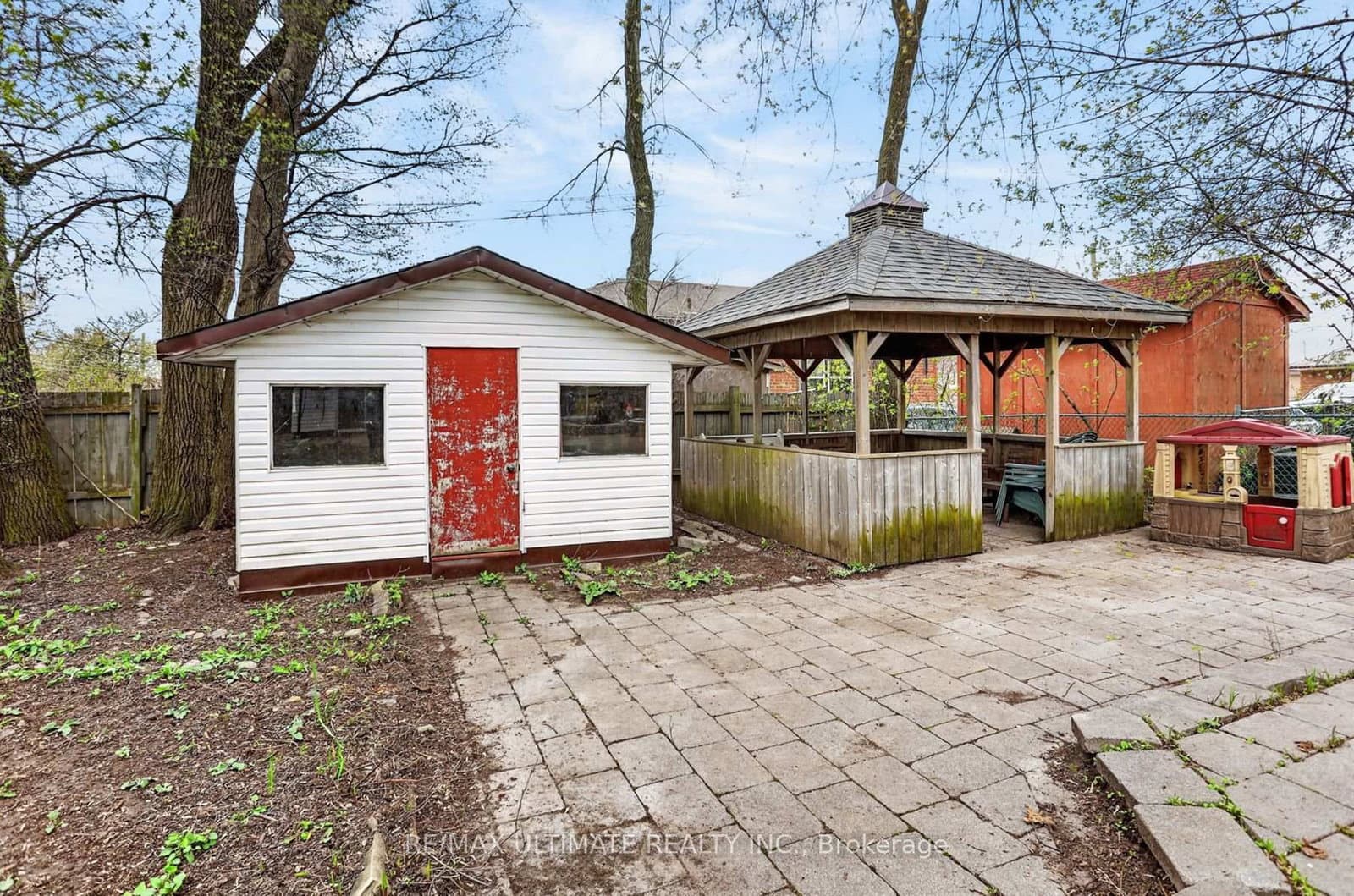 378 Kennedy Road thumbnail 37