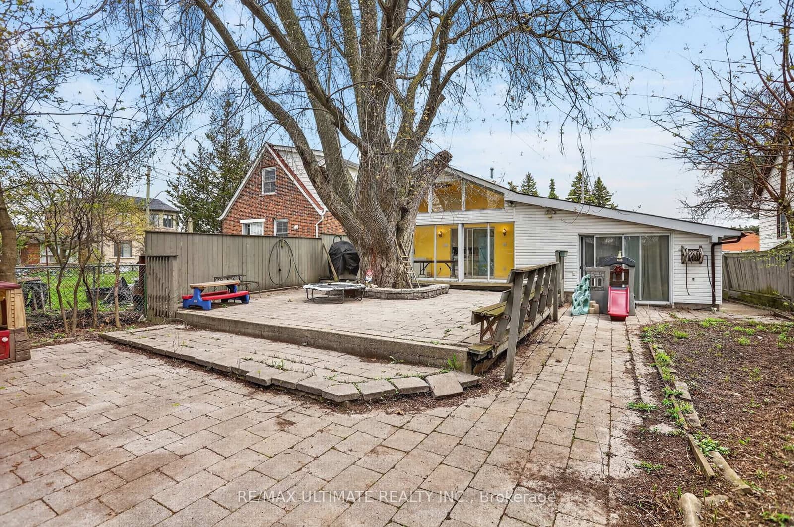 378 Kennedy Road thumbnail 39