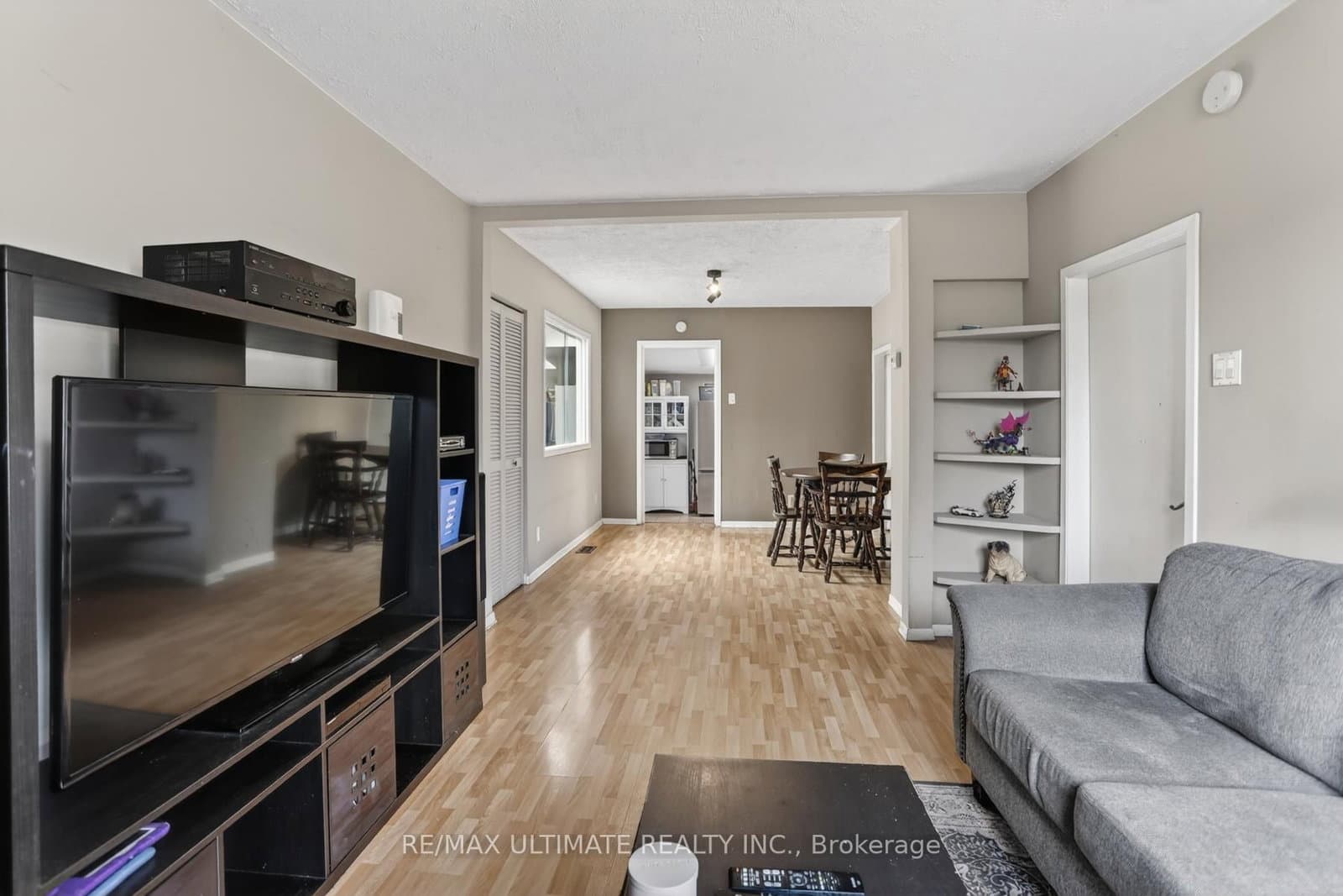 378 Kennedy Road thumbnail 8