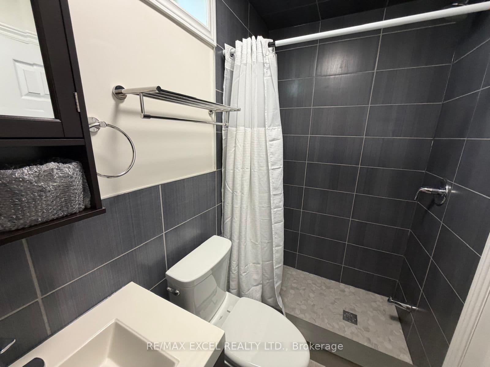 515 Warden Avenue, Unit Main Flr & Bsmt, Unit A thumbnail 7