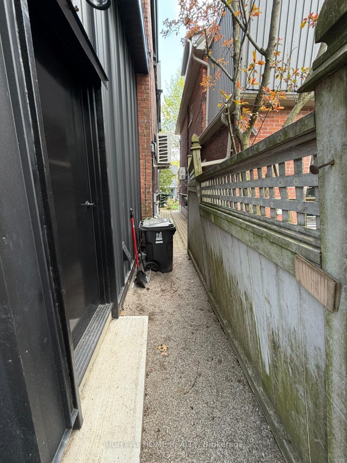 18 Wroxeter Avenue, Unit Lower thumbnail 11