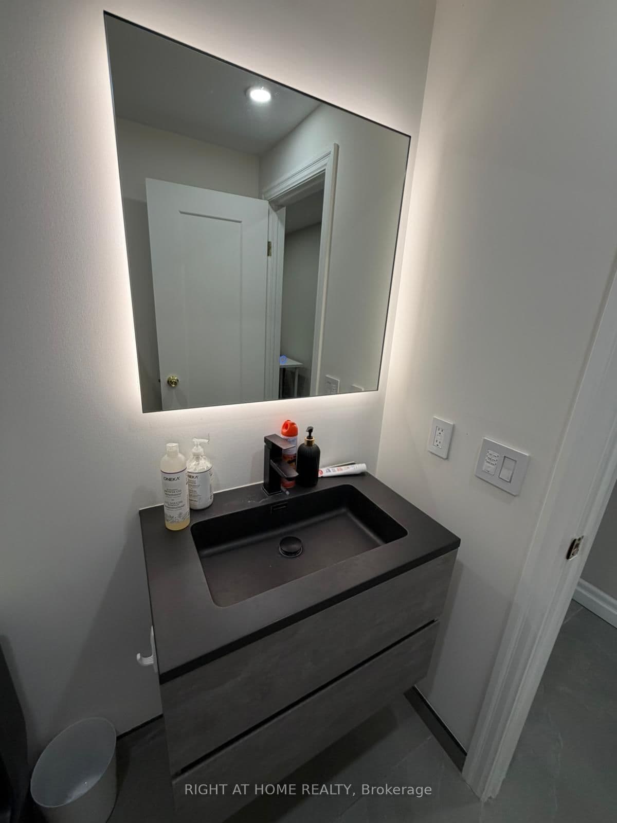 18 Wroxeter Avenue, Unit Lower thumbnail 6