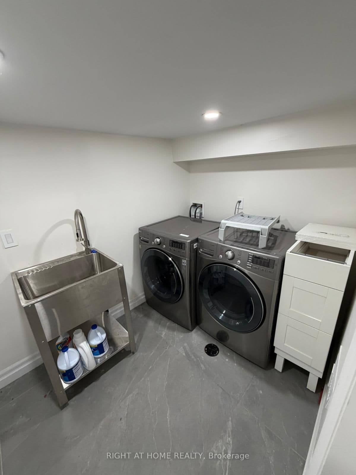 18 Wroxeter Avenue, Unit Lower thumbnail 8