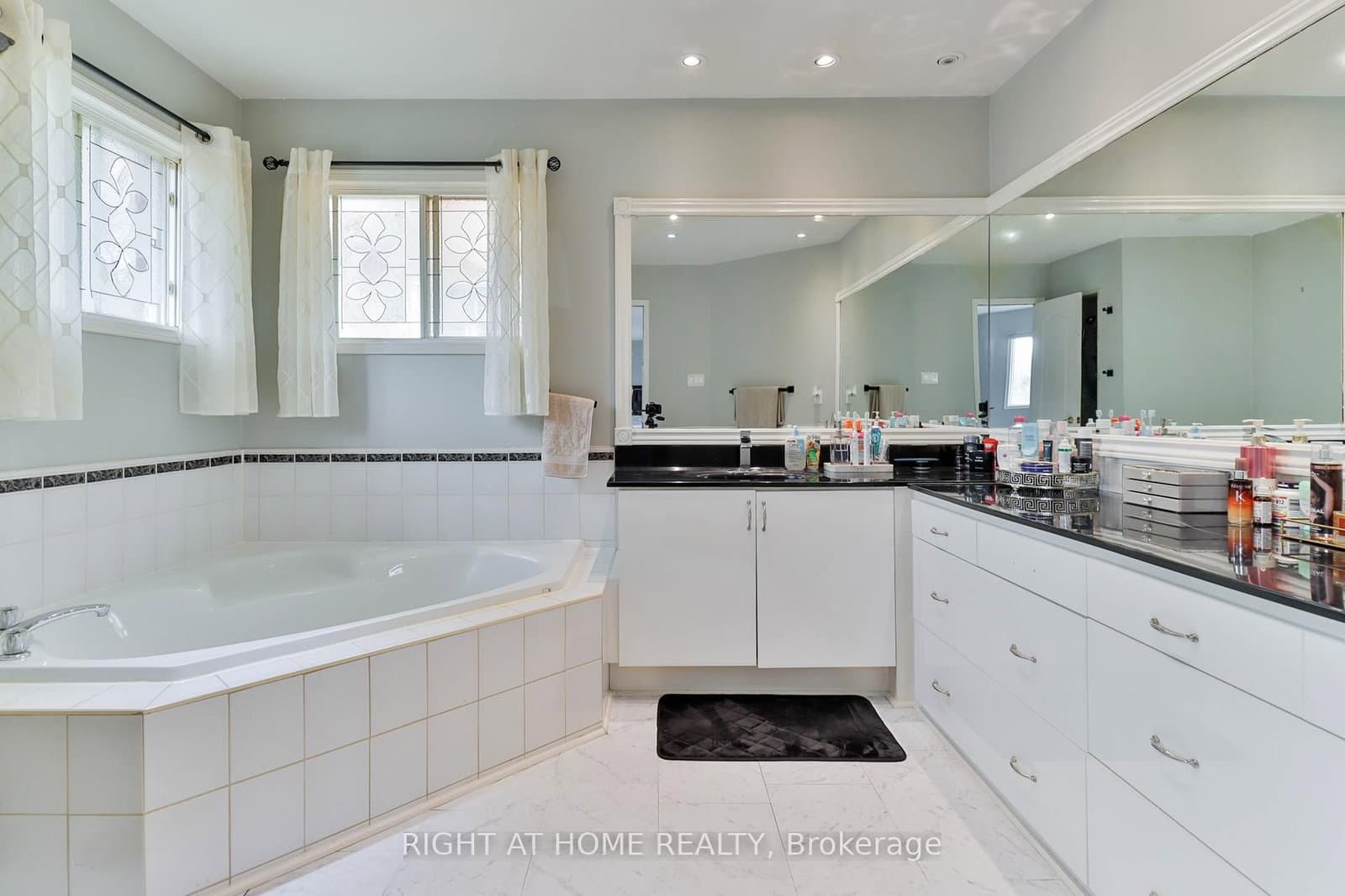 1856 Woodview Avenue thumbnail 41