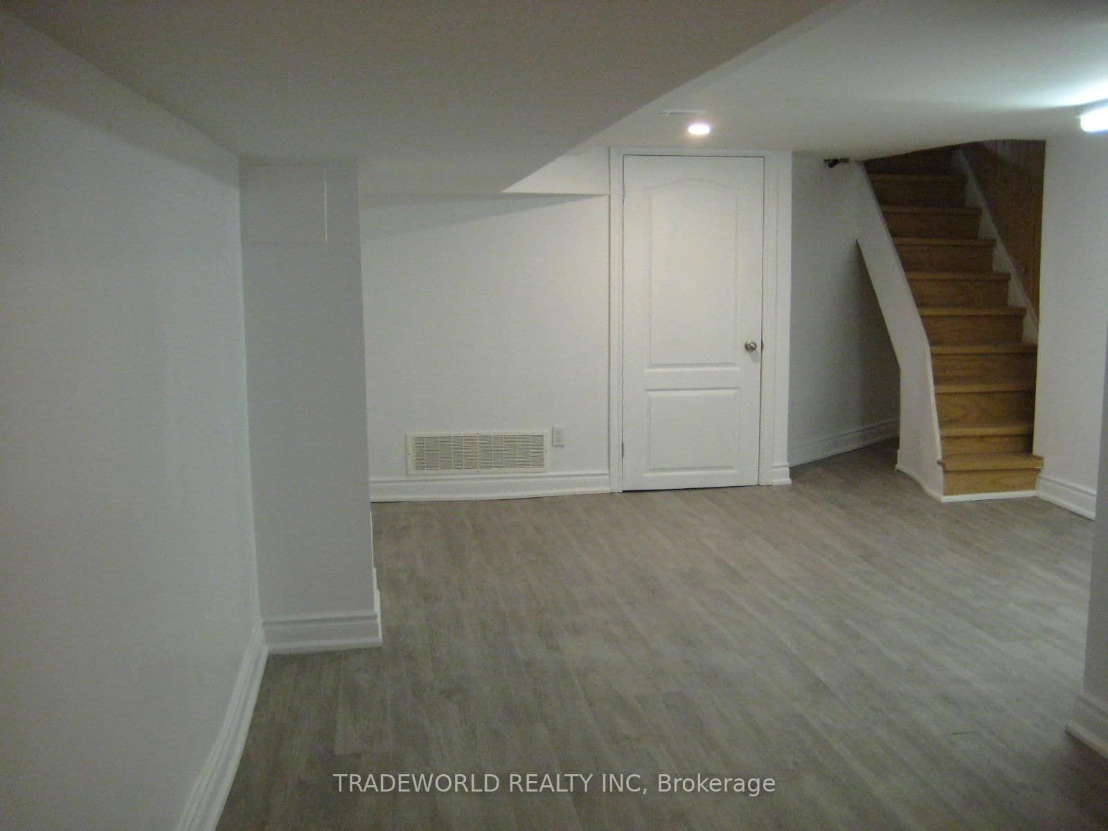 759 Gerrard Street E, Unit Main Fl thumbnail 9