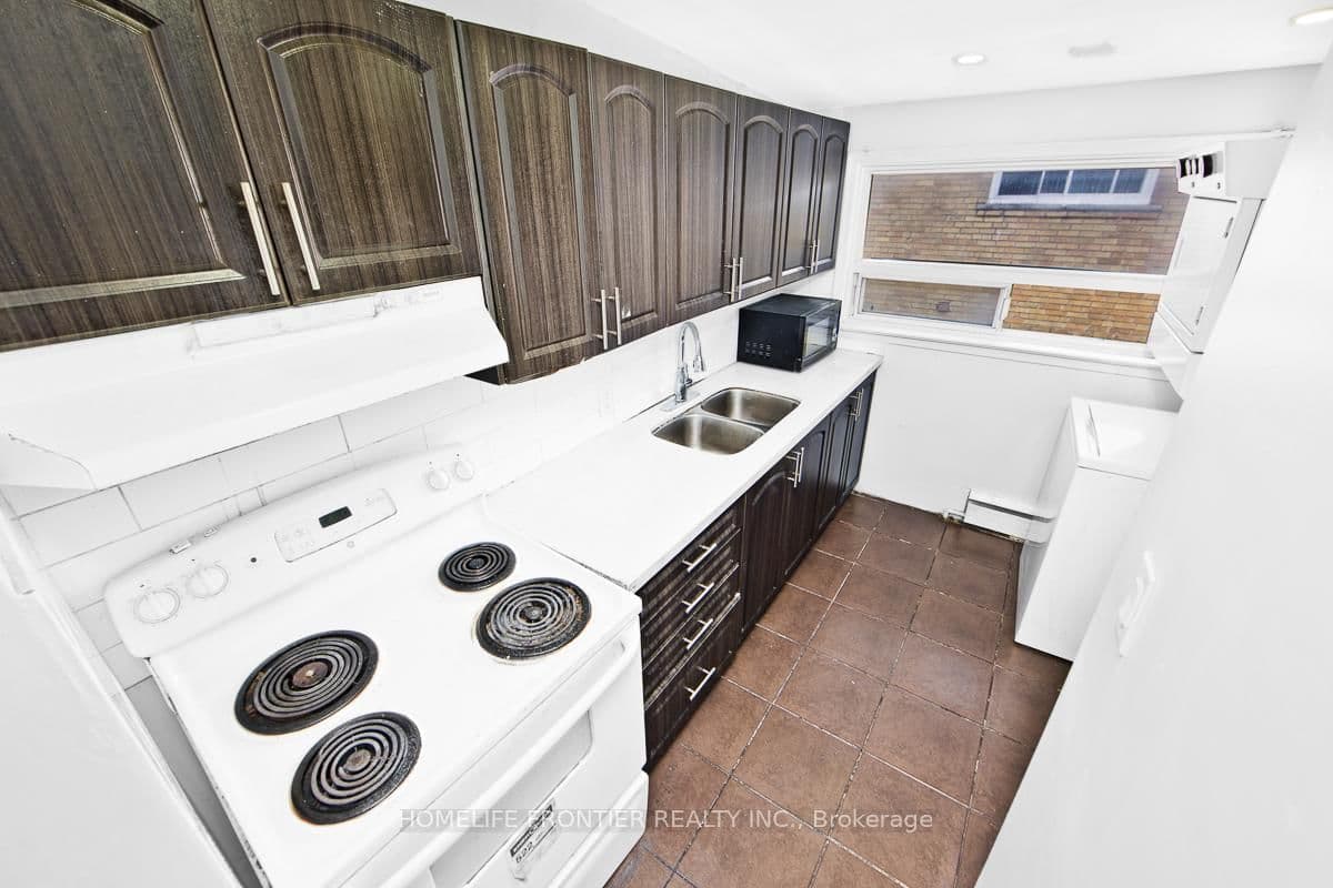 2953 Lawrence Avenue E, Unit upper thumbnail 2