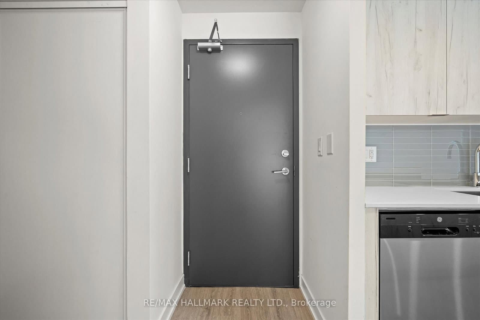 1350 Kingston Road, Unit TH9 thumbnail 11