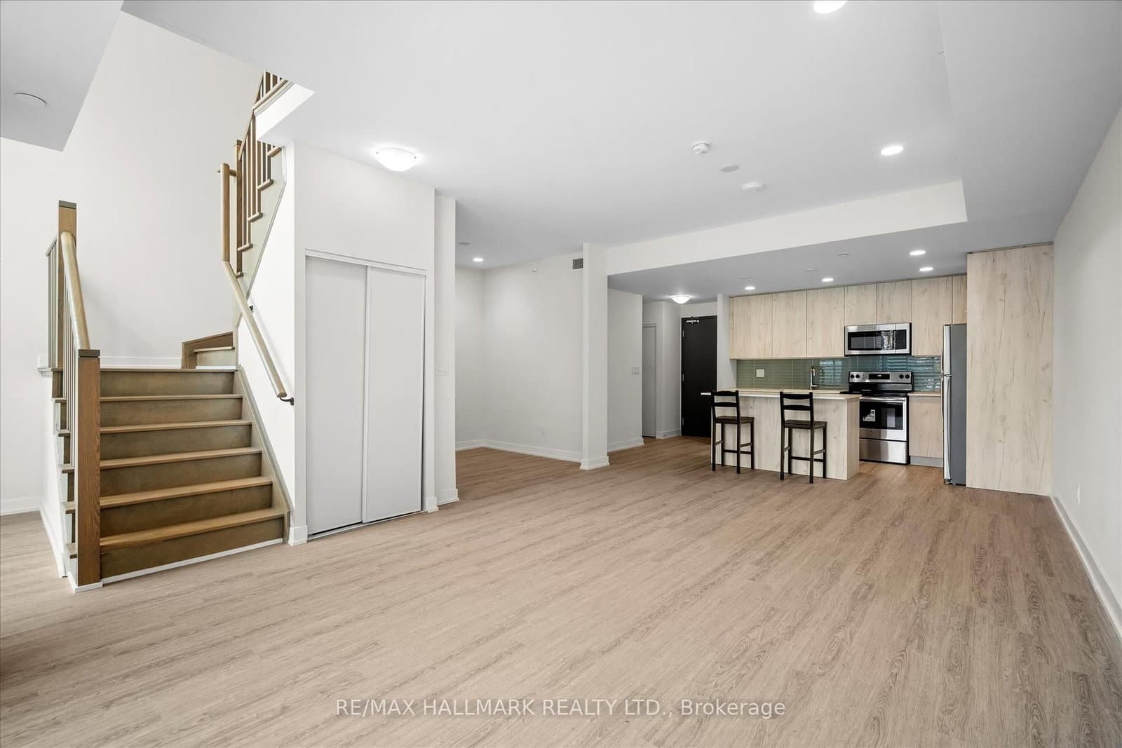 1350 Kingston Road, Unit TH9 thumbnail 13