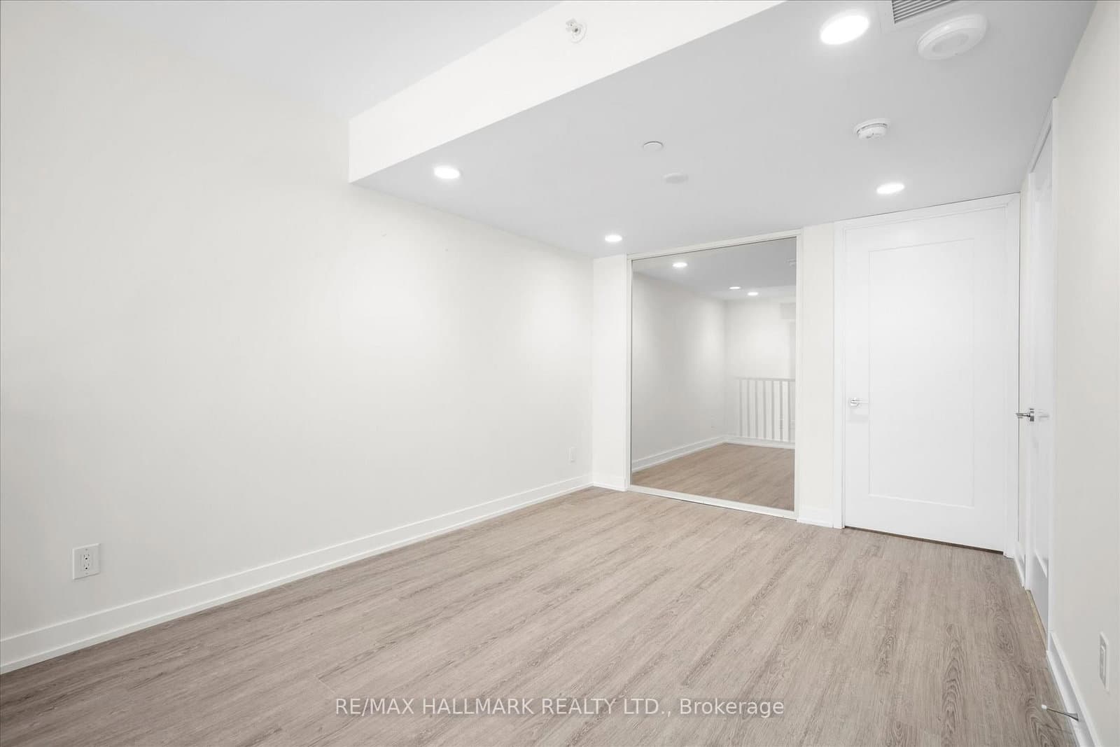 1350 Kingston Road, Unit TH9 thumbnail 28