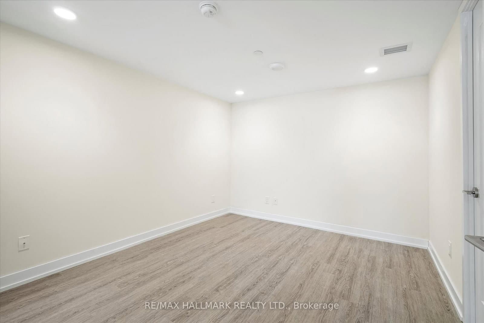 1350 Kingston Road, Unit TH9 thumbnail 30