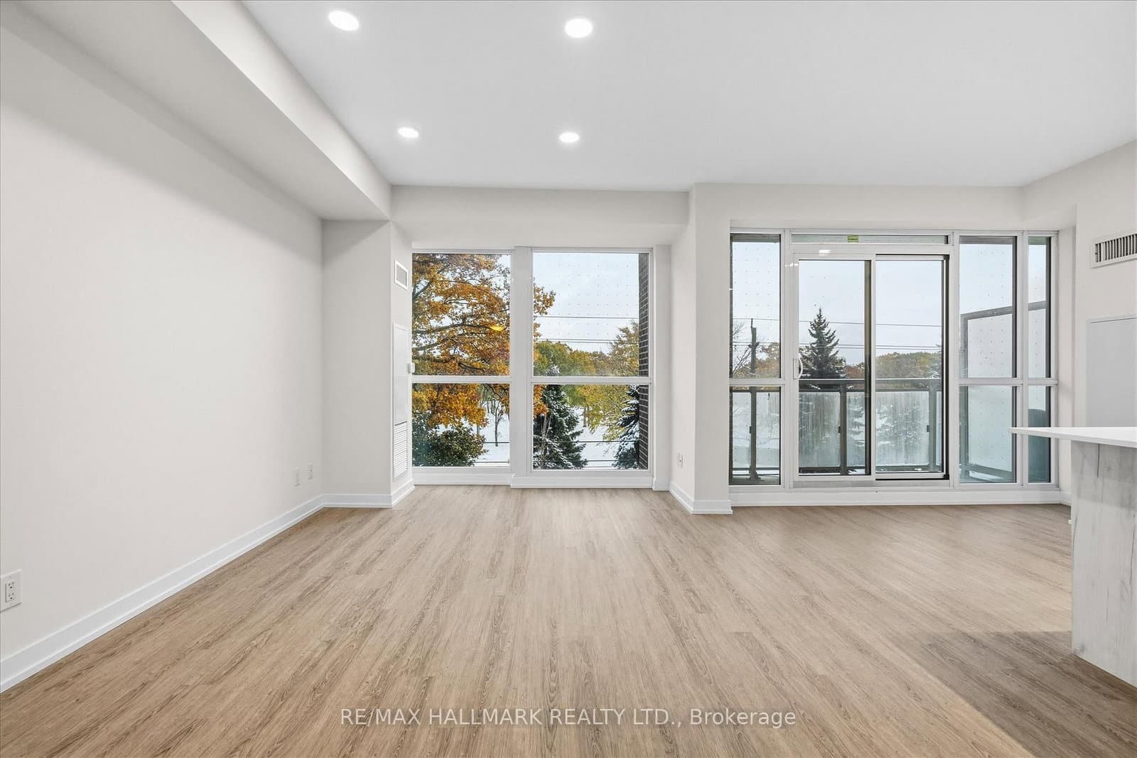 1350 Kingston Road, Unit 310 thumbnail 10