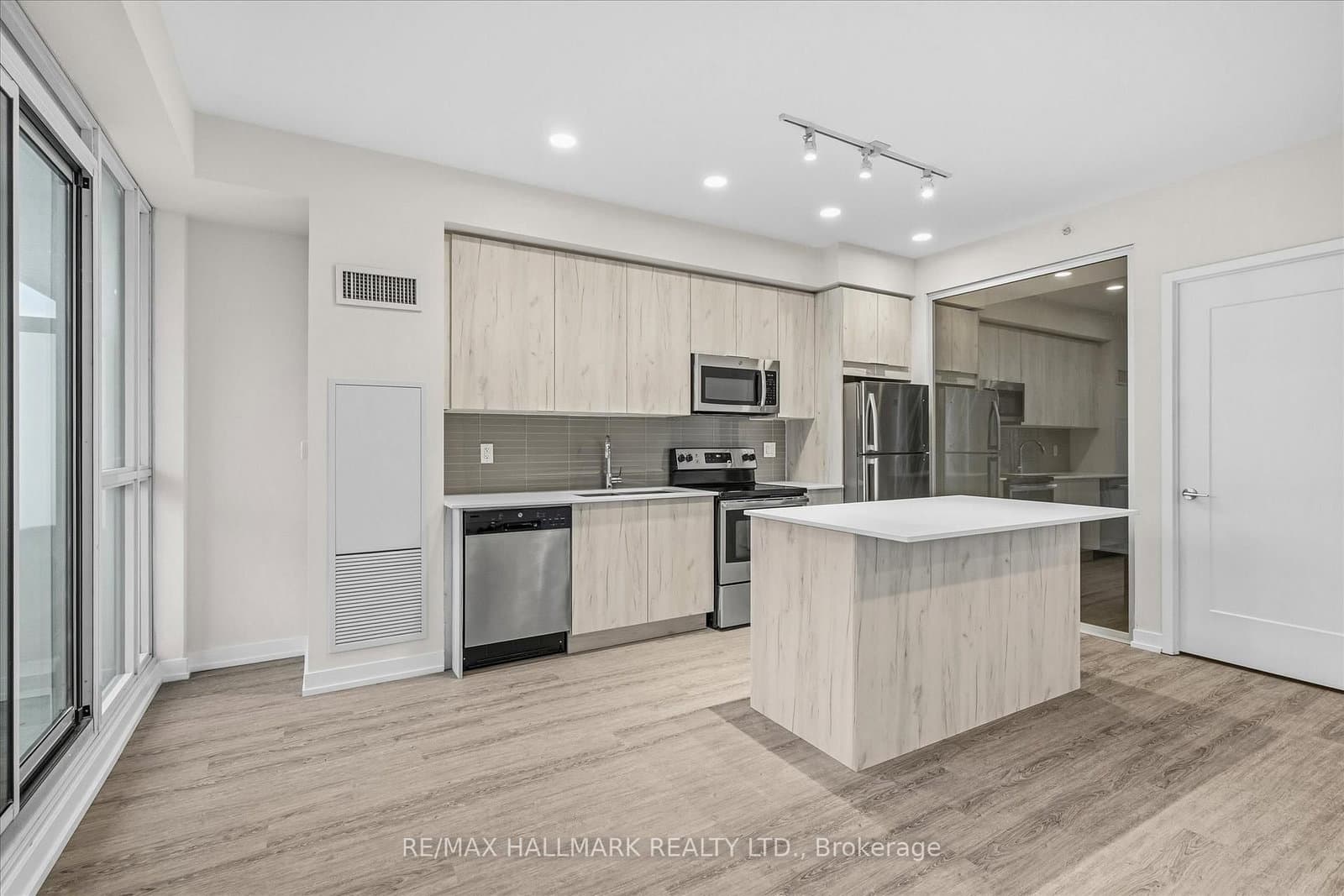 1350 Kingston Road, Unit 310 thumbnail 15