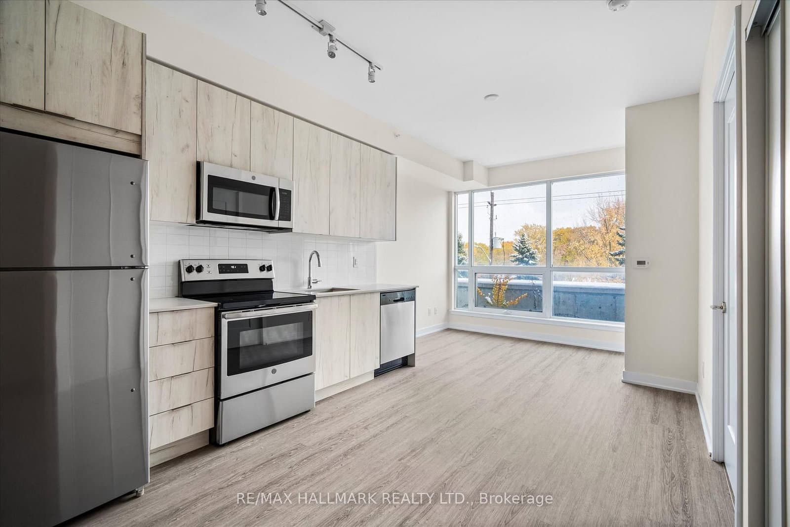 1350 Kingston Road, Unit 215 thumbnail 9