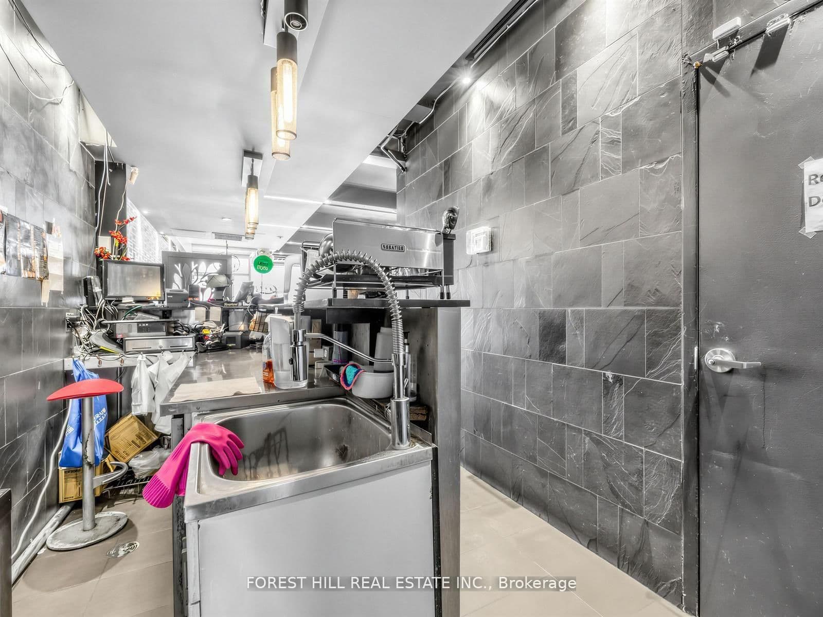 348 Broadview Avenue thumbnail 16