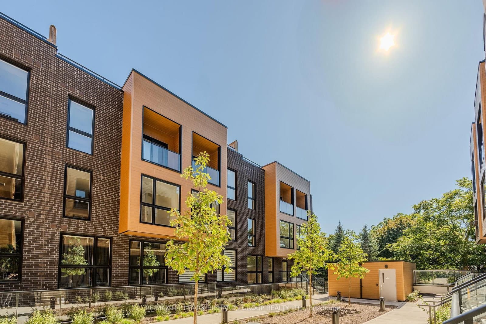 35 Birchcliff Avenue, Unit 23 thumbnail 8