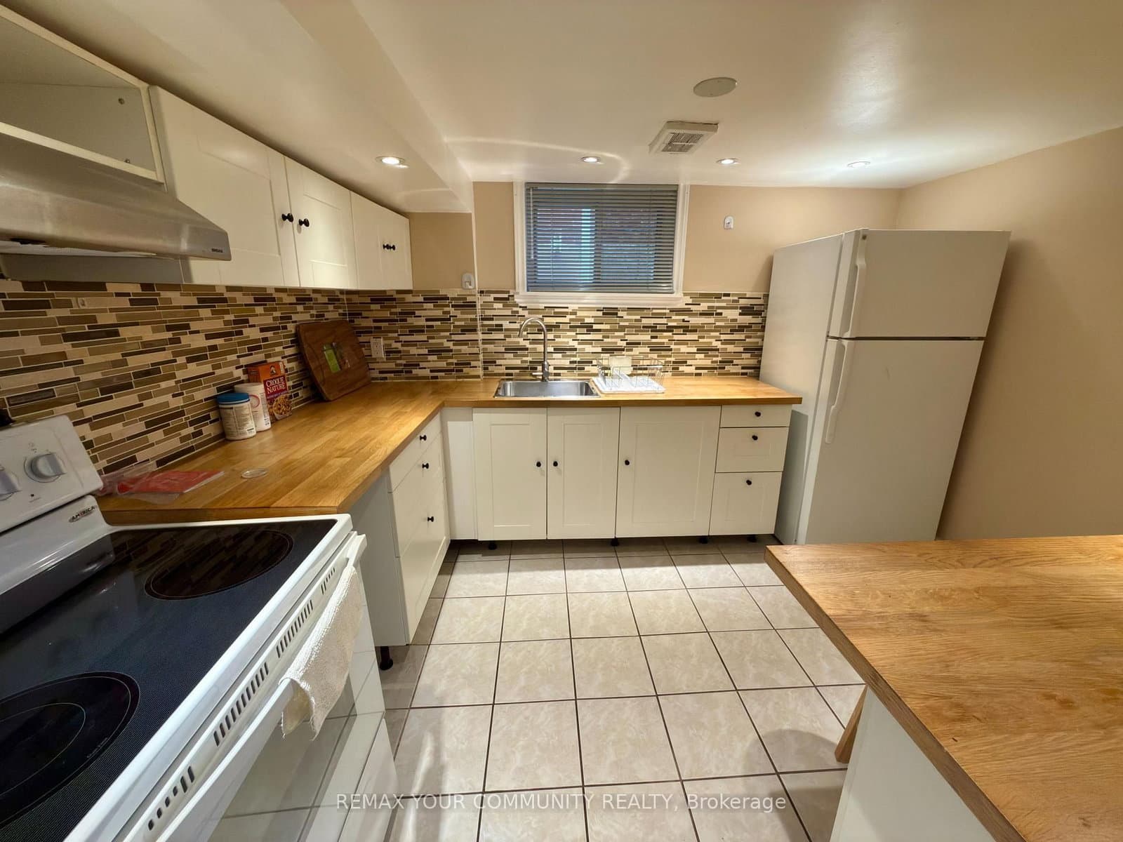 86 Lesmount Avenue, Unit Lower Room 2 thumbnail 10