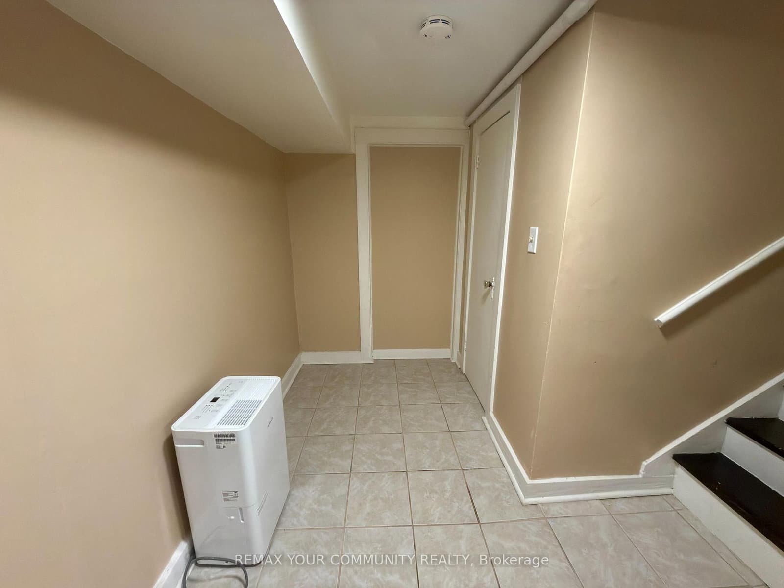 86 Lesmount Avenue, Unit Lower Room 2 thumbnail 3