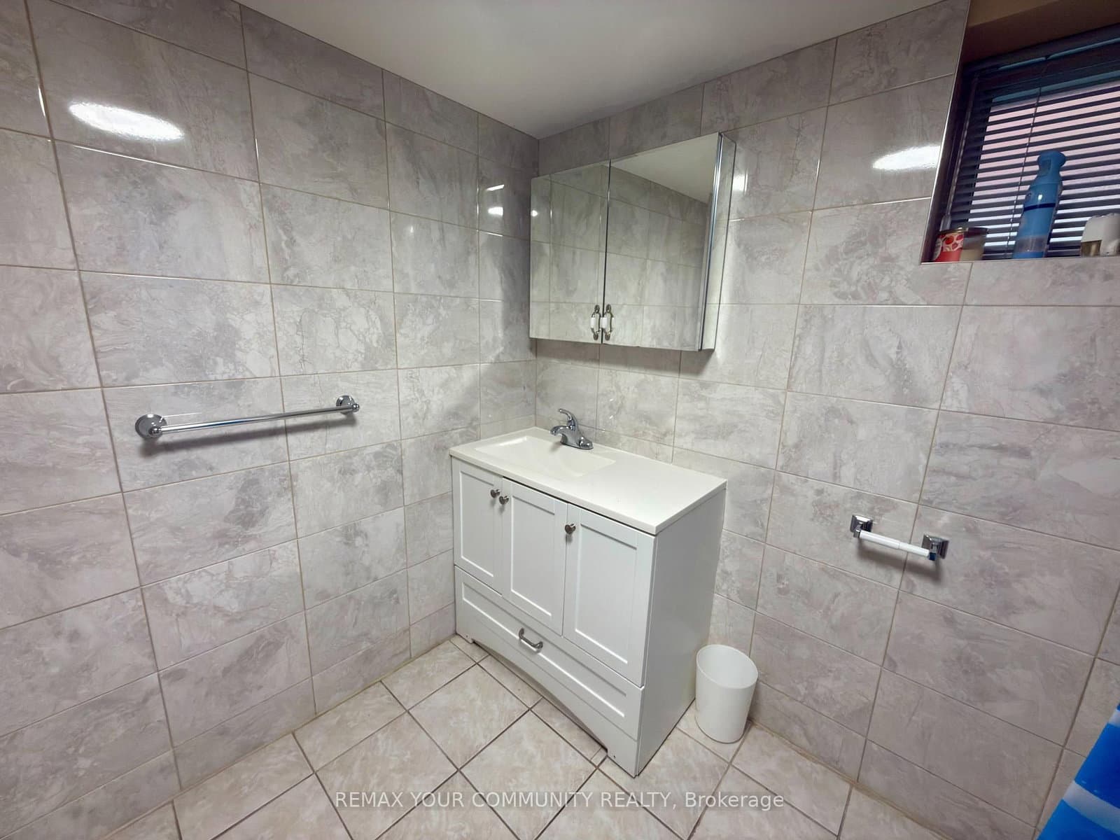 86 Lesmount Avenue, Unit Lower Room 2 thumbnail 7