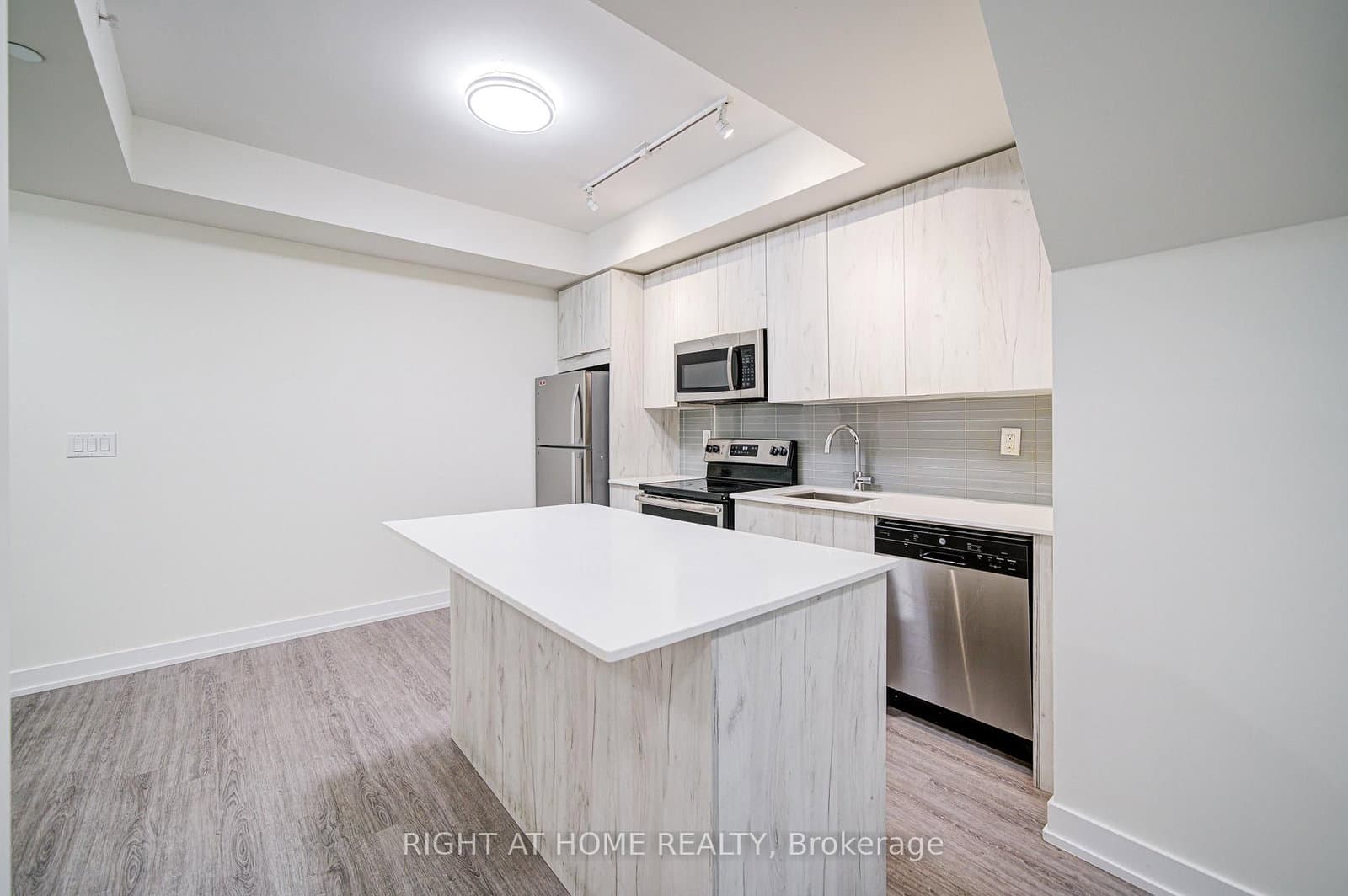 1350 Kingston Road, Unit Th03 thumbnail 10