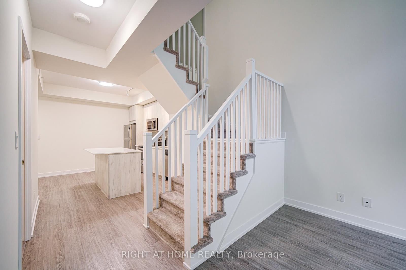 1350 Kingston Road, Unit Th03 thumbnail 12