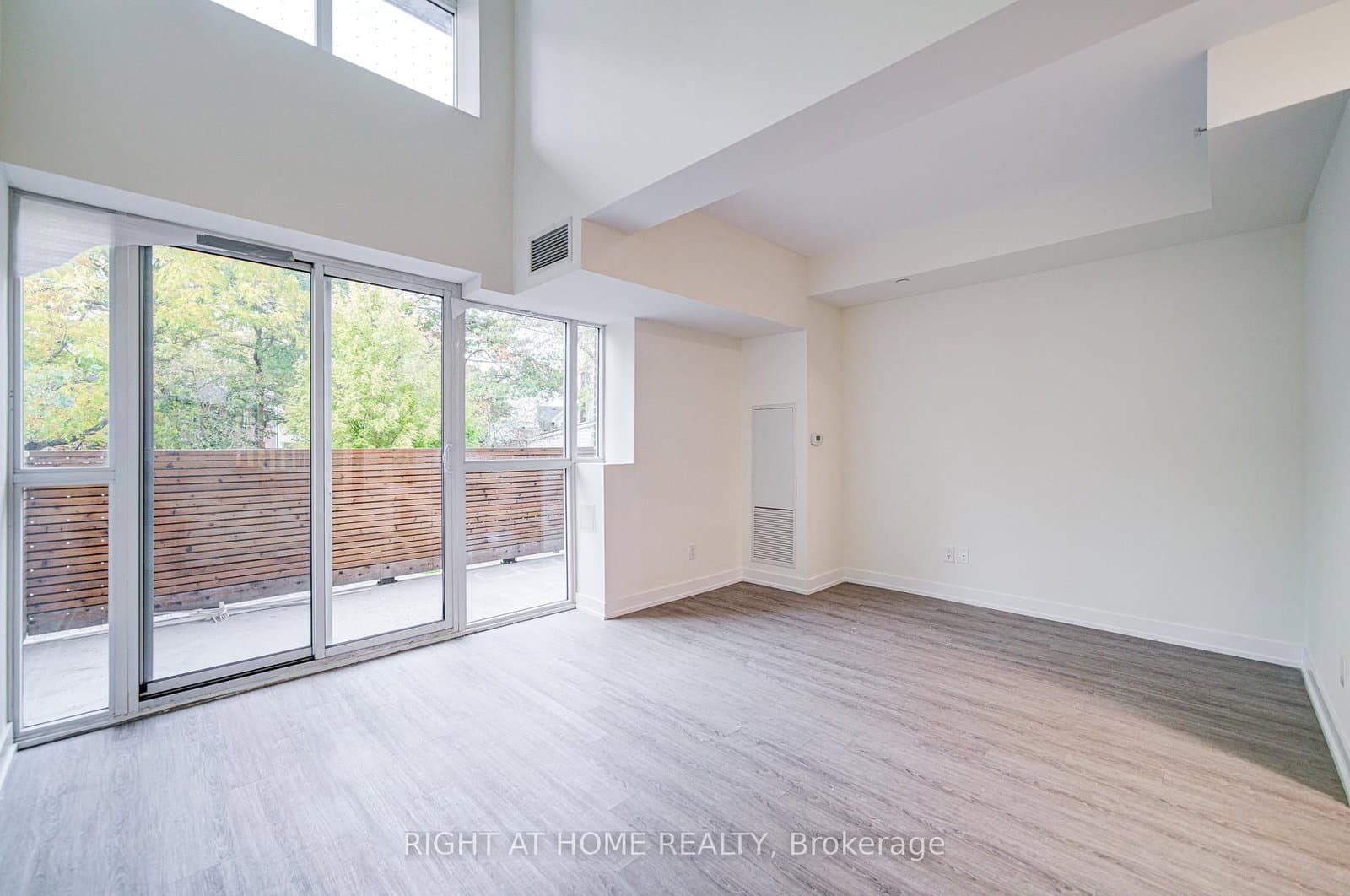 1350 Kingston Road, Unit Th03 thumbnail 17