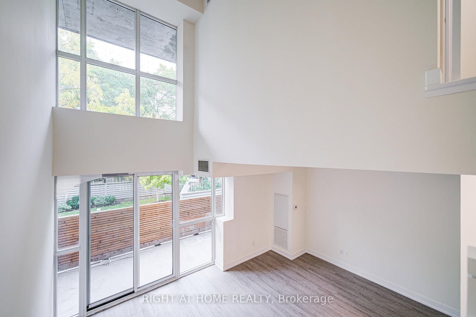 1350 Kingston Road, Unit Th03 thumbnail 19