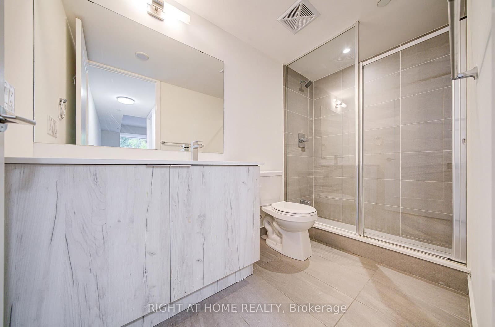 1350 Kingston Road, Unit Th03 thumbnail 23