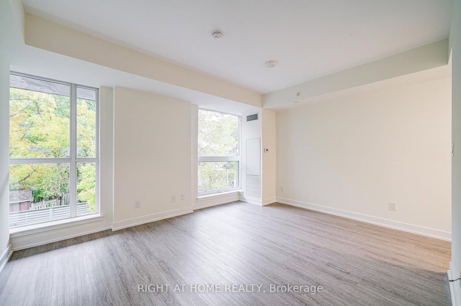 1350 Kingston Road, Unit Th03 thumbnail 25