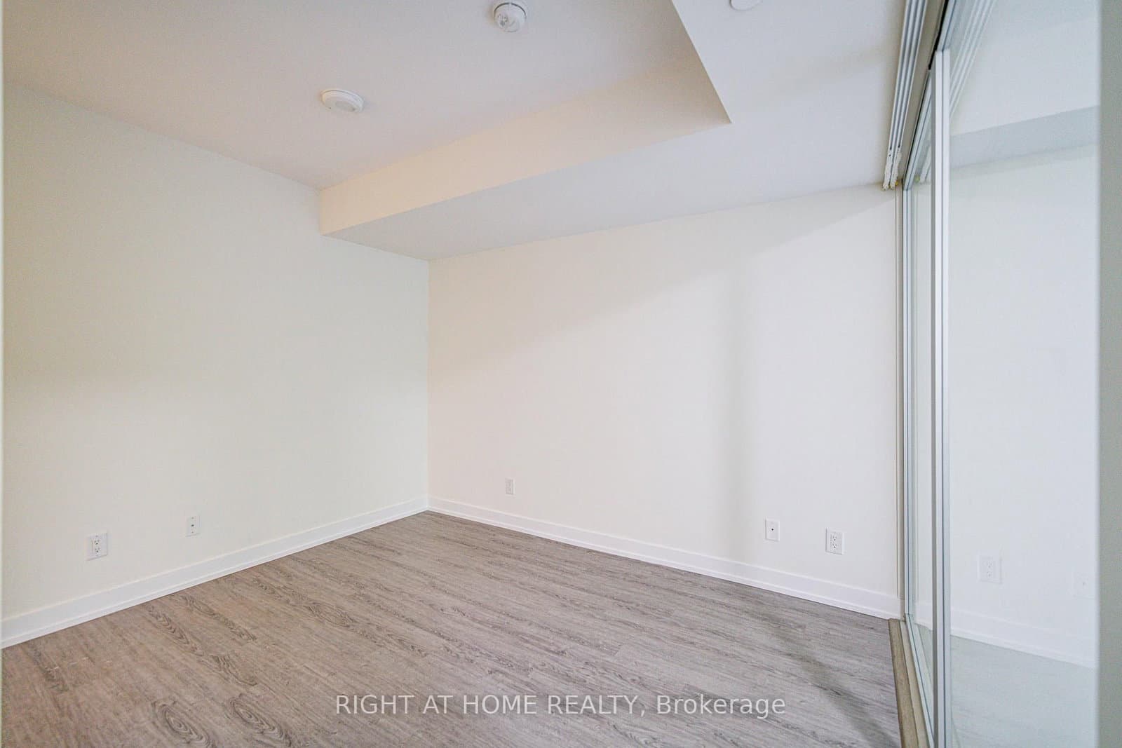 1350 Kingston Road, Unit Th03 thumbnail 30