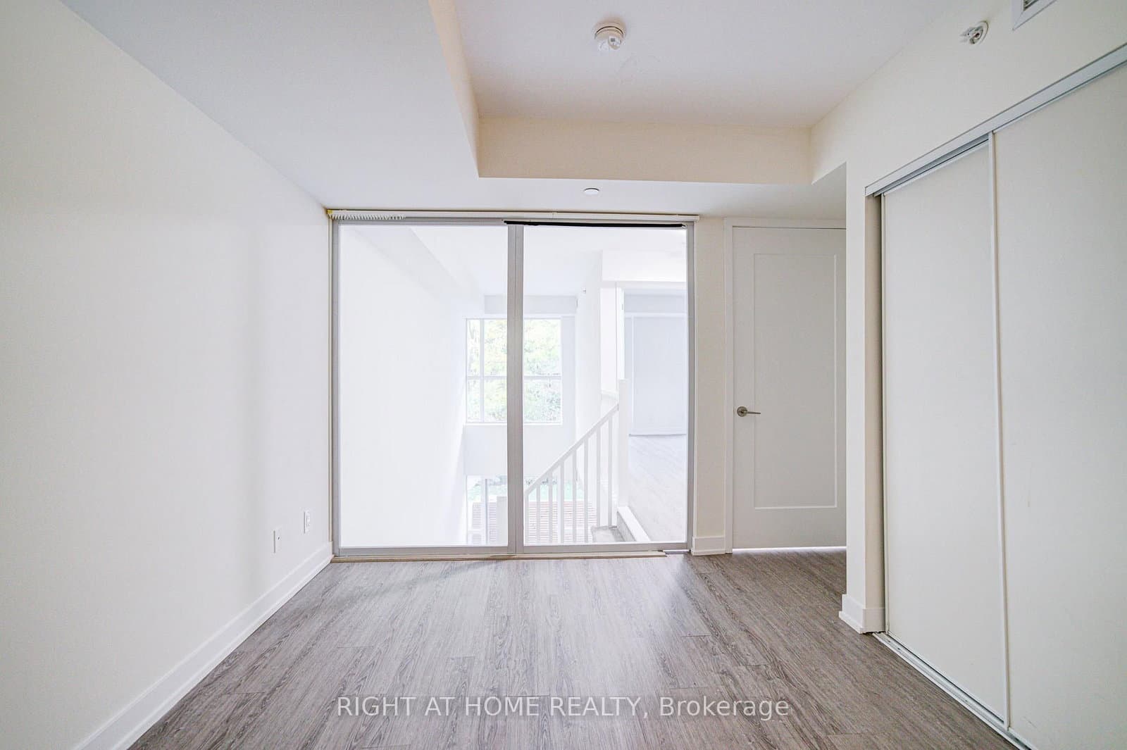 1350 Kingston Road, Unit Th03 thumbnail 32