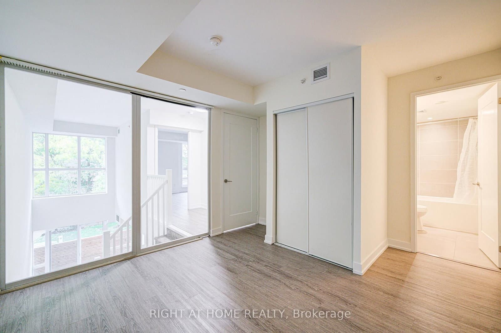 1350 Kingston Road, Unit Th03 thumbnail 33